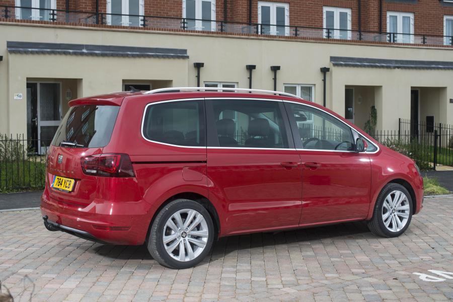  Seat Alhambra 2015 года  (UK) (фото 16 из 30)